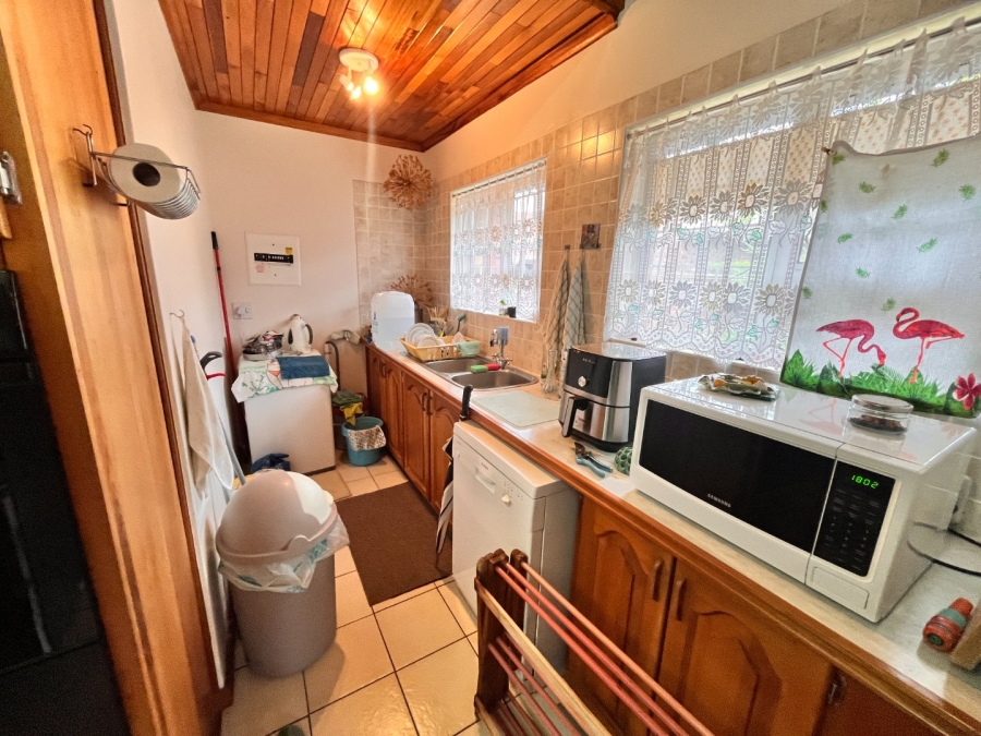 3 Bedroom Property for Sale in Wavecrest Eastern Cape